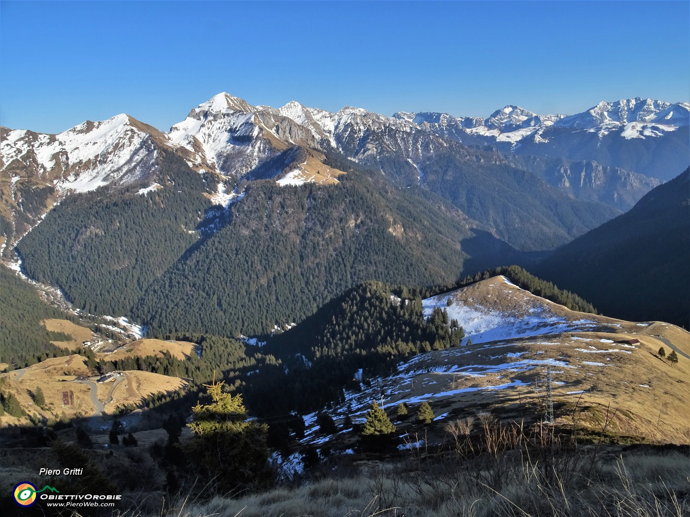 64 Sto scendendo seguendo strada prov. 48 a Madonna delle nevi.JPG